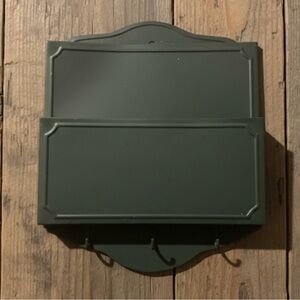 DARK GREEN STEEL MAIL KEEPER.PEGS TO HANG KEYS. EASY TO HANG ON WALL.